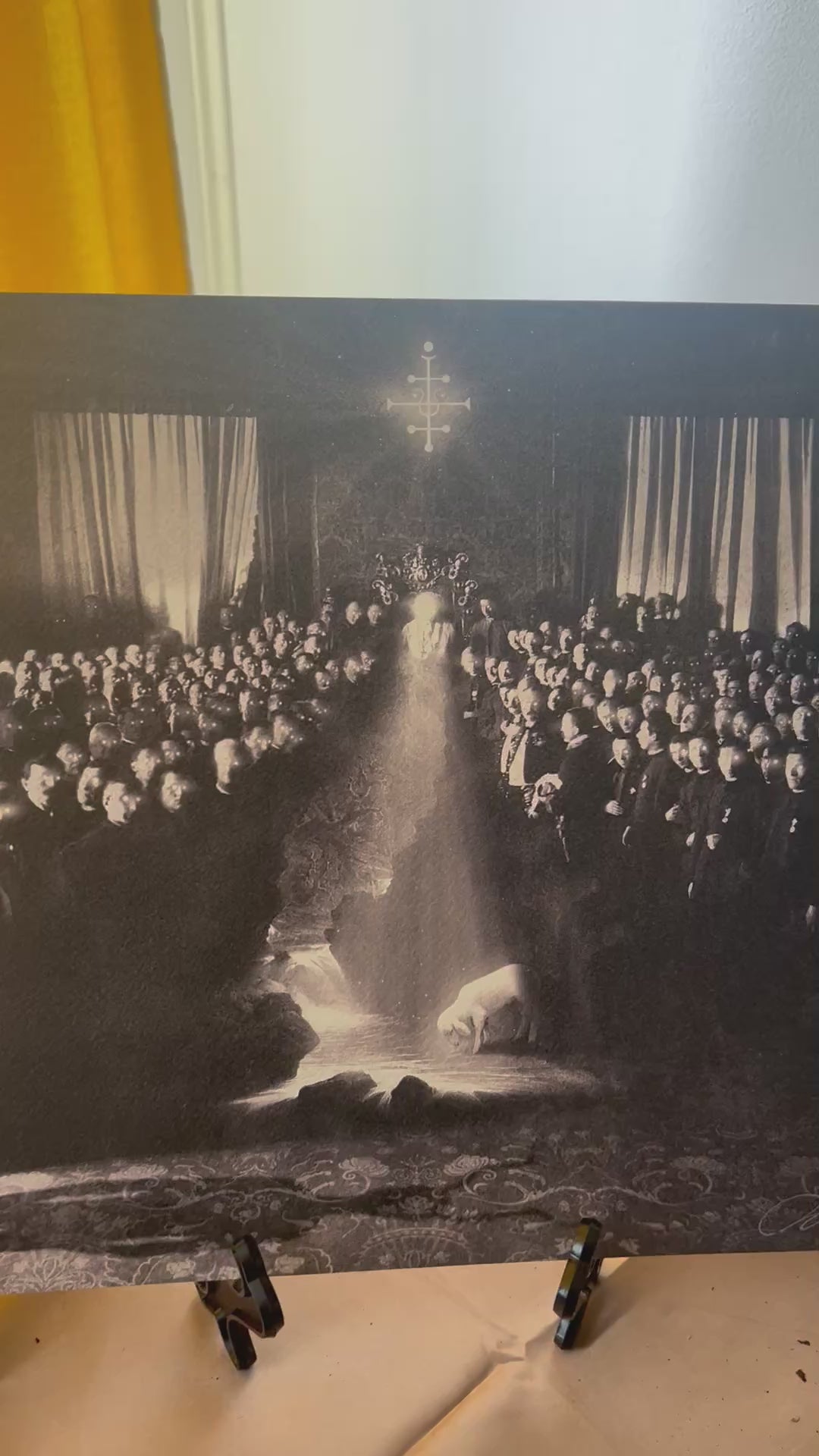 ”Nova lux et tenebrae”